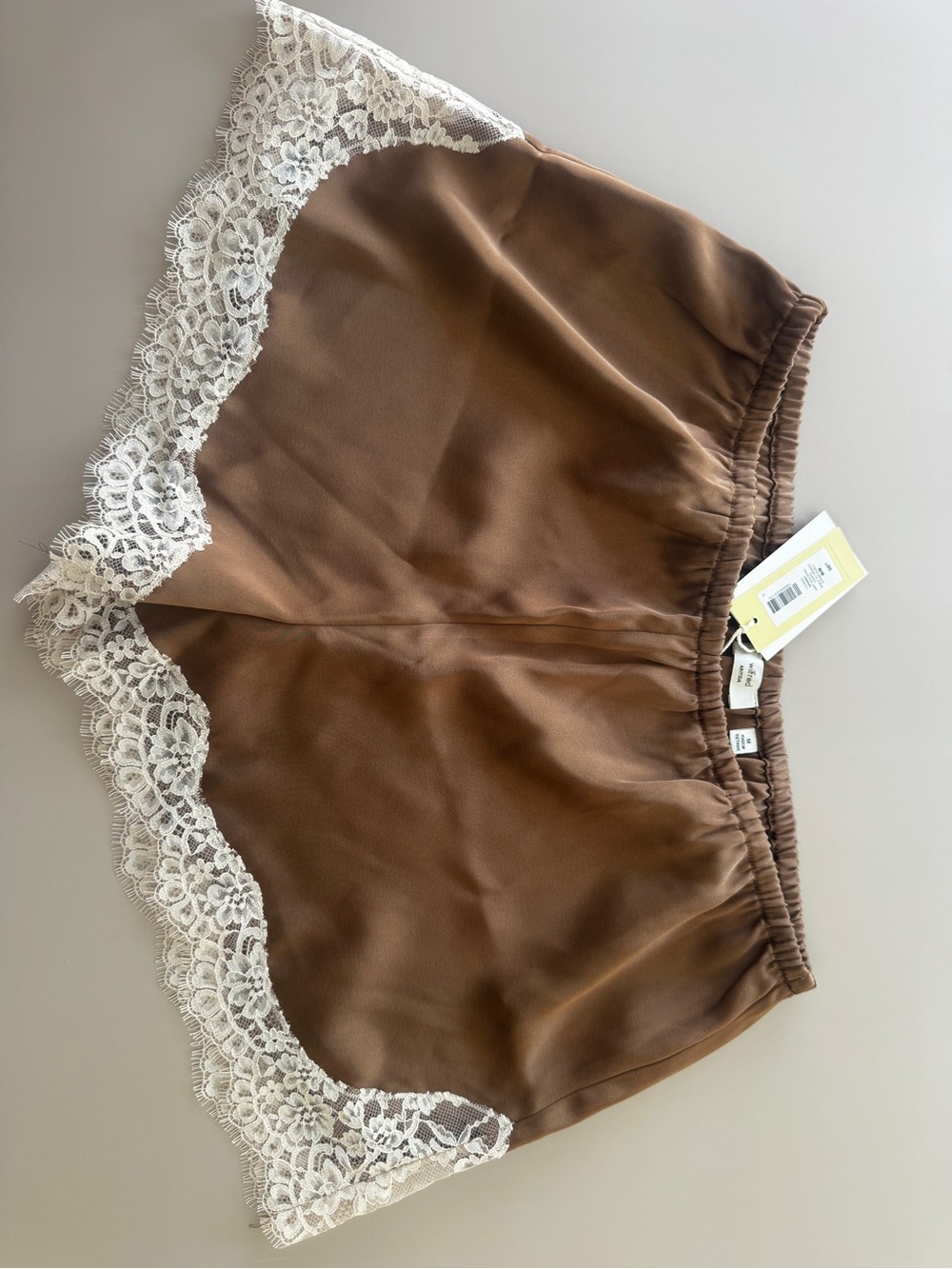 Aritzia Whimsy by Wilfred Lace-Trim Women’s Shorts